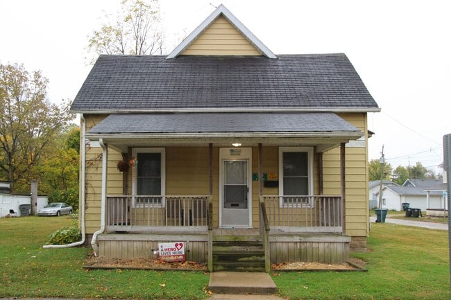 Photo - 1719-1719 1/2 W Adams St Unit 1719 1/2 W Adams St.