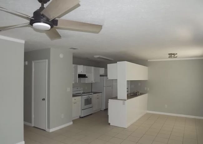 Photo - 2712 Oak Hammock Dr