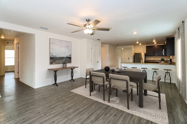 Photo - 250 Catalonia Ave NW