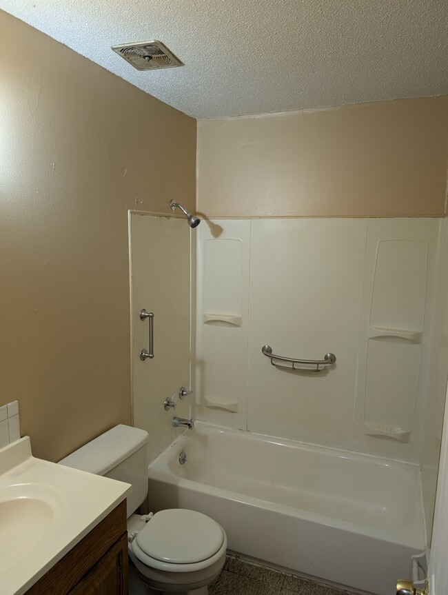 Photo - 2816 E 10th St