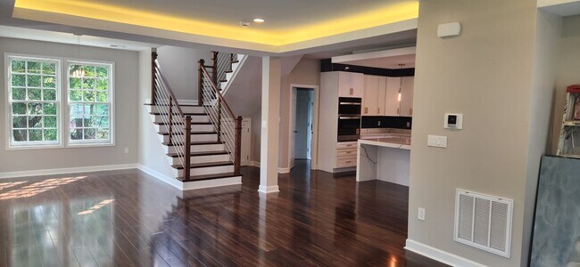Photo - 402 McKenzie Dr