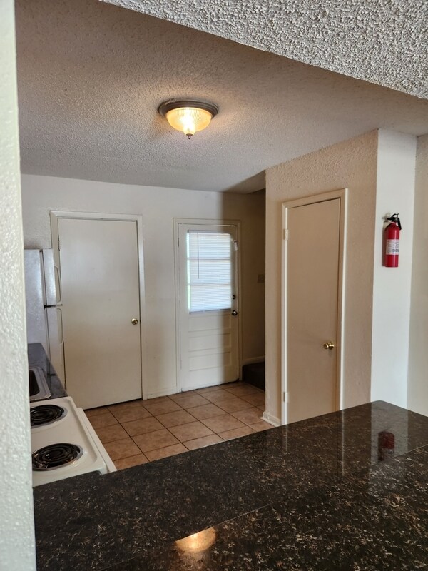 Photo - 721 Hinyub, Apartment D Unit D
