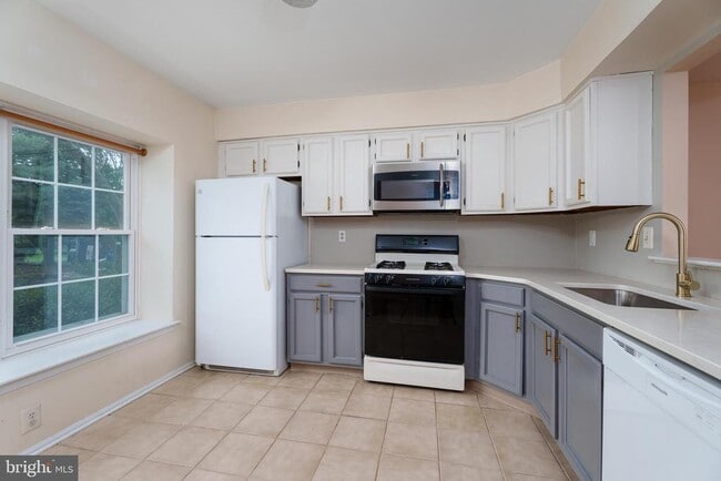 Photo - 330 Smithwold Rd