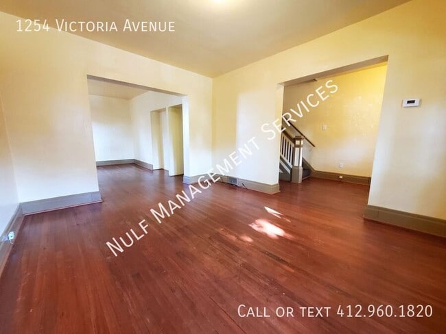 Photo - 1254 Victoria Ave