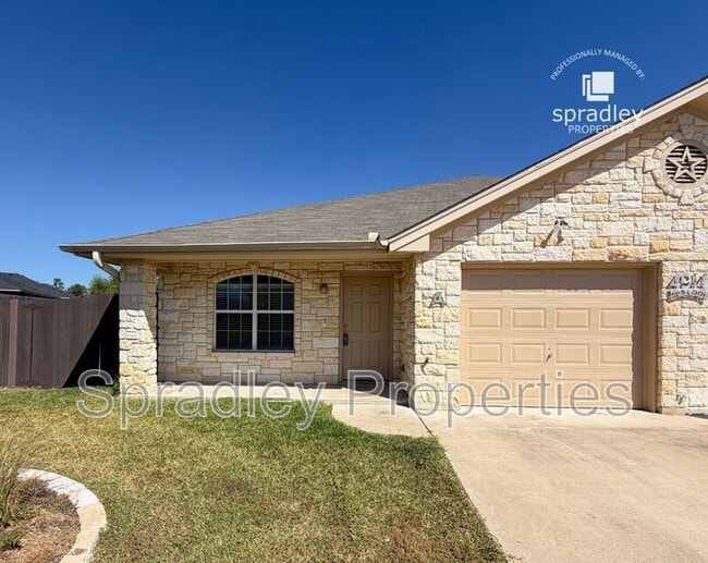 Building Photo - 4914A-49205 205 Loop