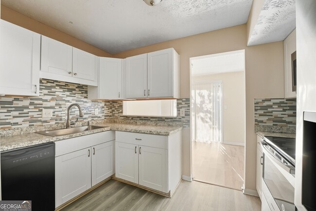 Photo - 293 Country Club Dr