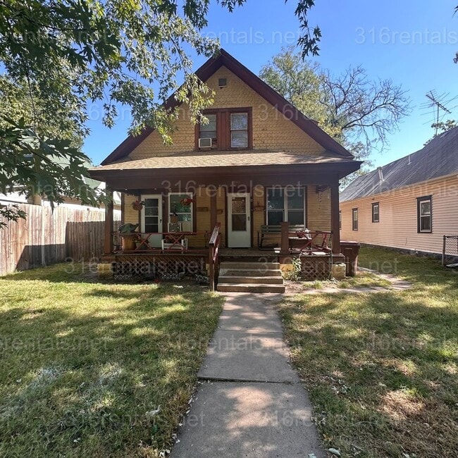 Photo - $695 - 2 bed 1 bath - Multi Family Home Unit C