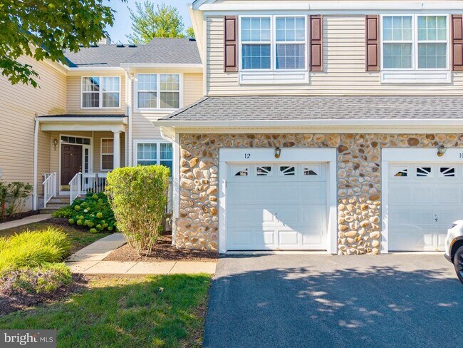 Photo - 12 Scarlet Oak Dr