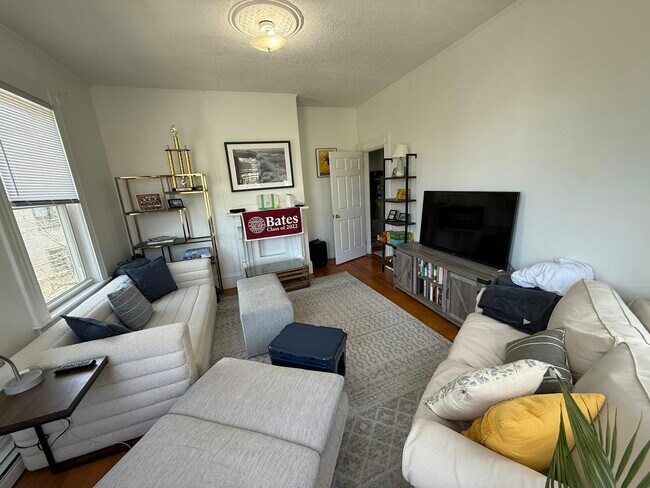 Building Photo - 254 Windsor St Unit 3L