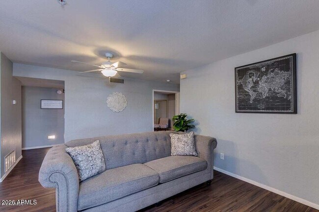 Photo - 1333 E Morten Ave