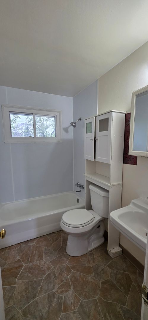 Photo - 250 Cribbon Ave
