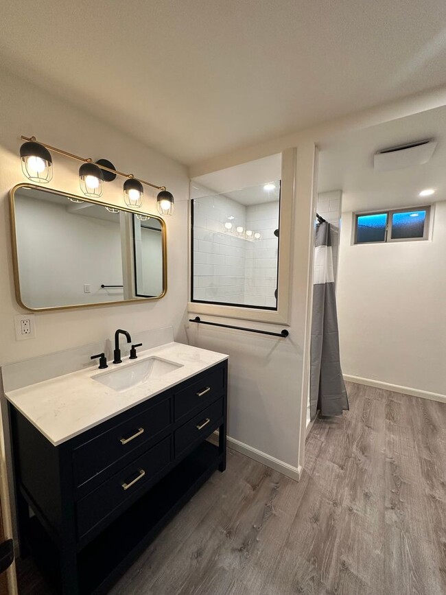 Photo - Large 4 Bed, 2 Bath House Available For Rent*