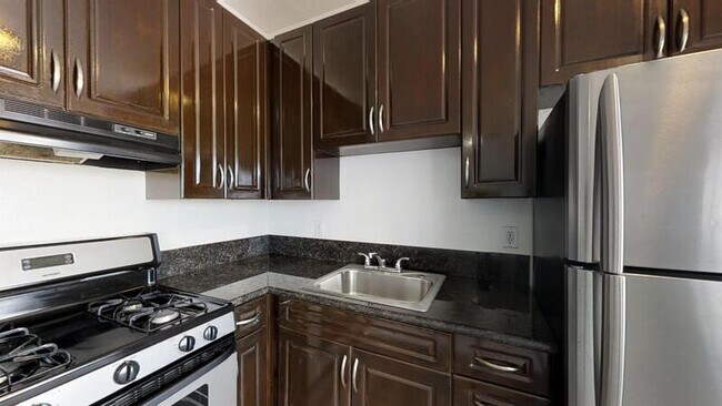 Photo - 334 Heliotrope Dr