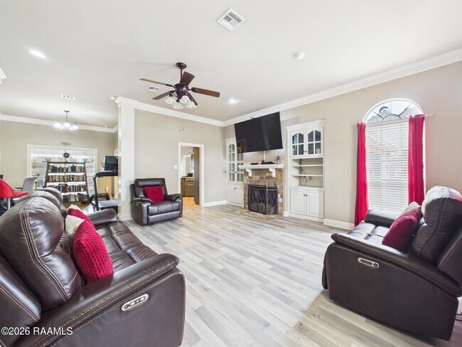 Photo - 430 Planters Row