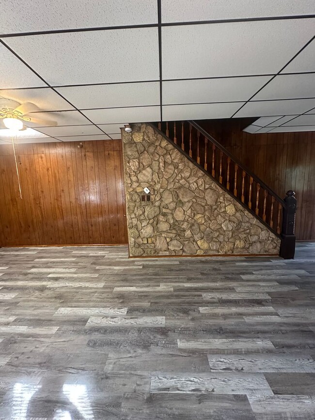 Photo - Large 3 bed, 2 full bath