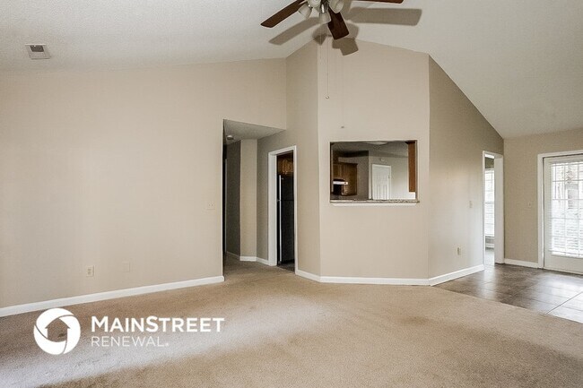 Photo - 525 Devcon Ln