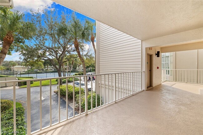 4140 Bayhead Dr Unit 106