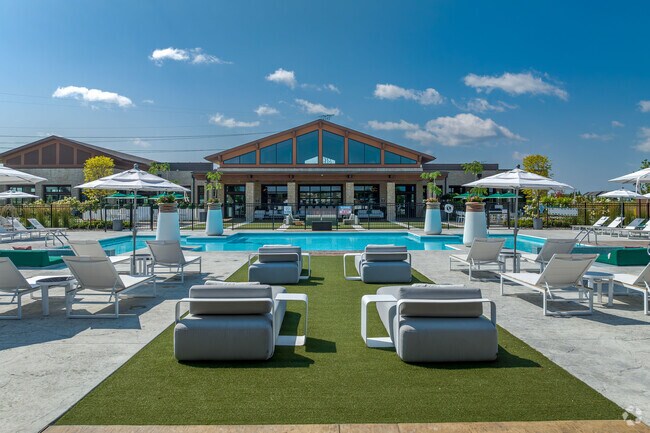 Resort Style out door pool and courtyard