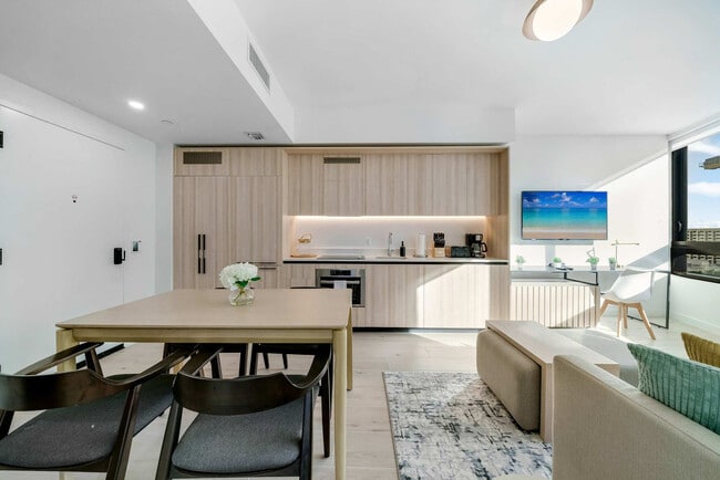 Photo - 225 N Miami Ave Unidad FL11-ID1391813P