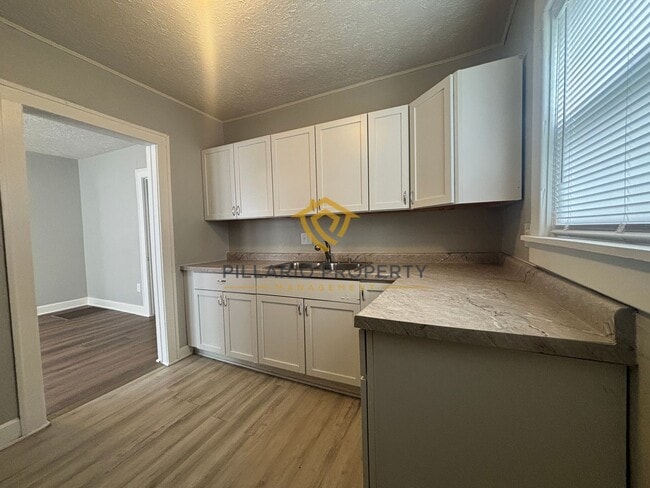 Photo - Renovated 3 Bedroom 2 Bathroom in Brookside Park available now!