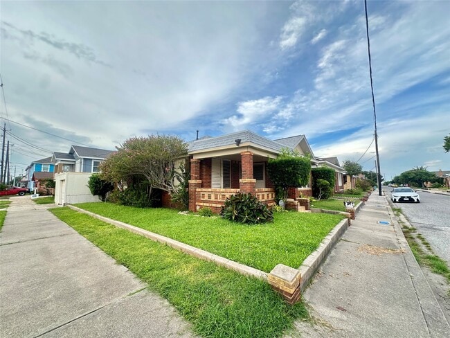 Building Photo - 3828 Avenue S 1/2 Rental