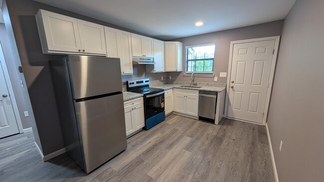 Photo - 1558 Patrick Ave