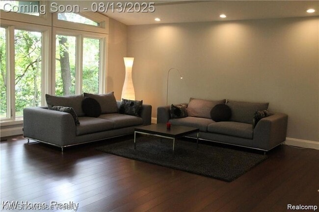 Photo - 1327 Lone Pine Rd