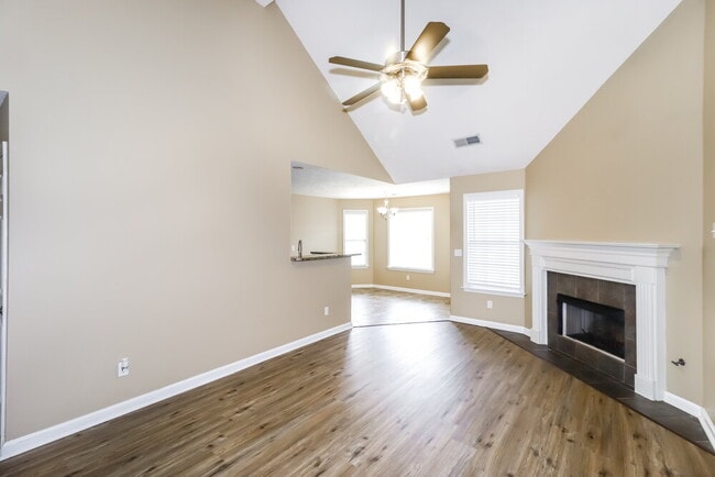 Photo - 1402 Leery Cove