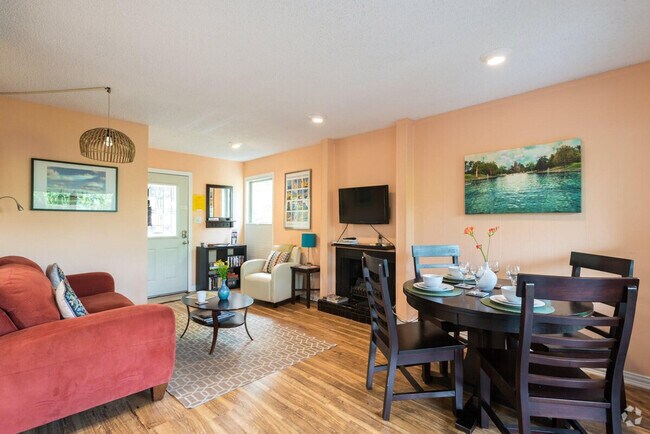 Building Photo - 1206 Hollow Creek Dr Rental