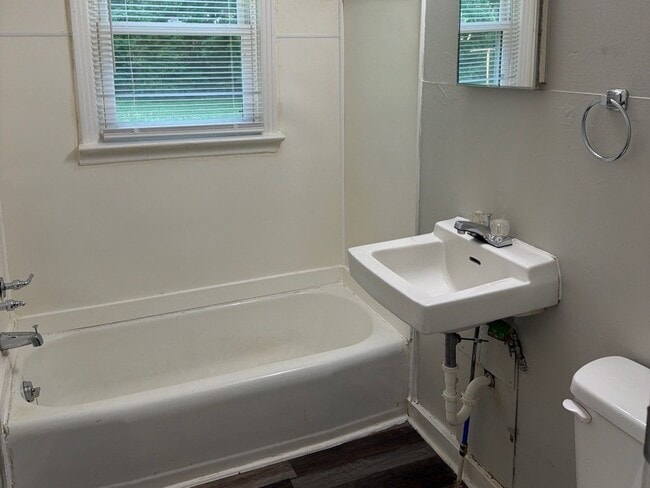 Photo - 53 Cloverdale St