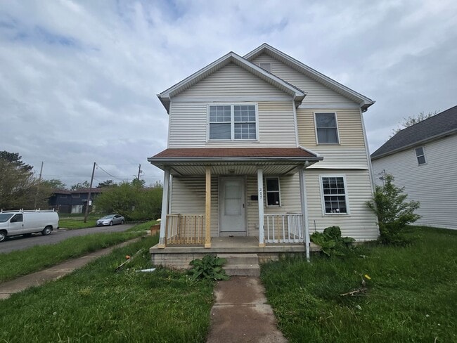 4 Bedroom House - 4 Bedroom House