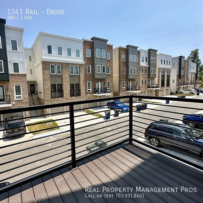 Photo - 1341 Rail-Drive Unidad Drive