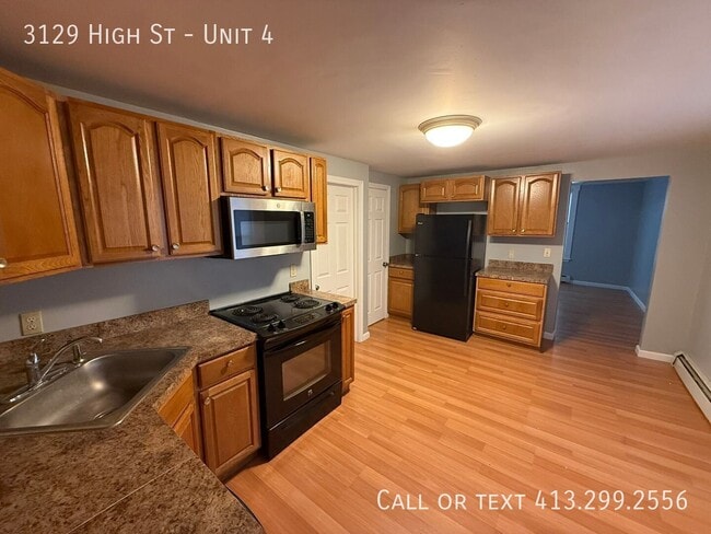 3129 High St Unit 4