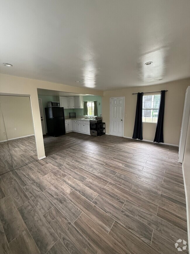 Building Photo - 16 E 53rd St Unit B Rental
