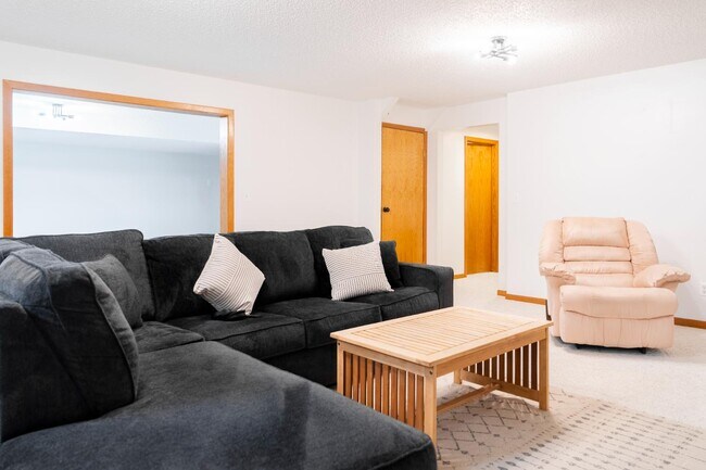 Photo - 613 Fruitdale St