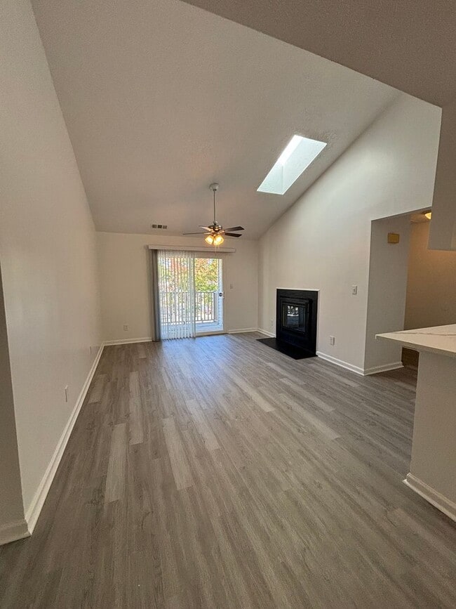 Photo - 572 Candle Ln