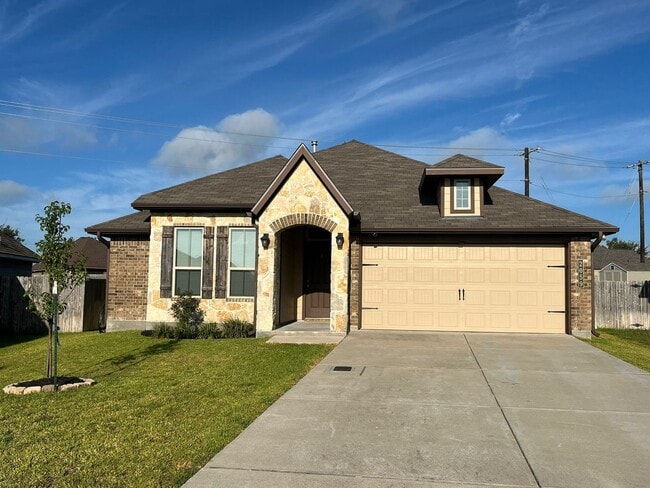 Beautiful 3 bed/2 bath home in great location - Beautiful 3 bed/2 bath home in great location