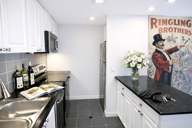 Photo - 555 S Old Woodward Ave Unit 804