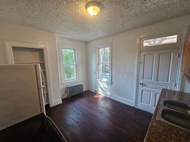 Photo - 504 W King St Unit 2