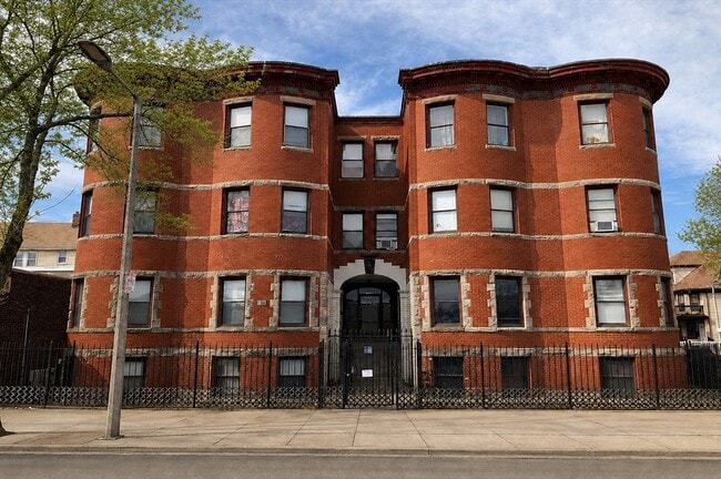 Building Photo - 1111-1115-1115 Blue Hill Ave Unit 10