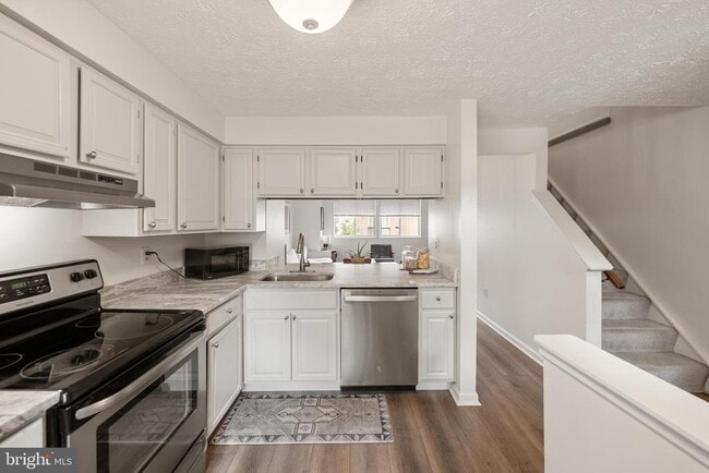 Photo - 8550 Blue Rock Ln