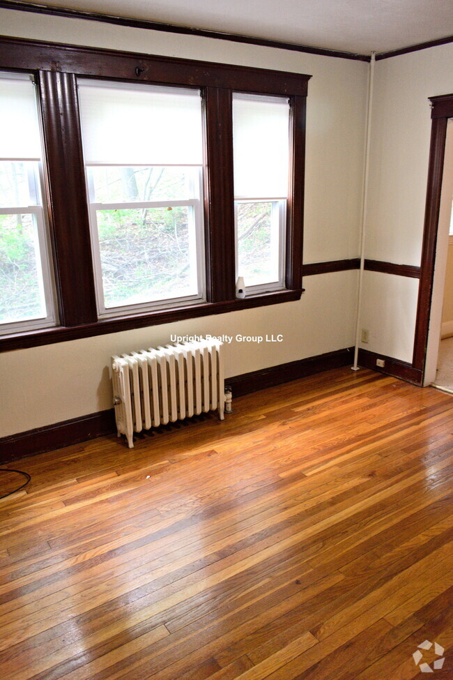 Building Photo - 65 Tremont St Unit 2R Rental