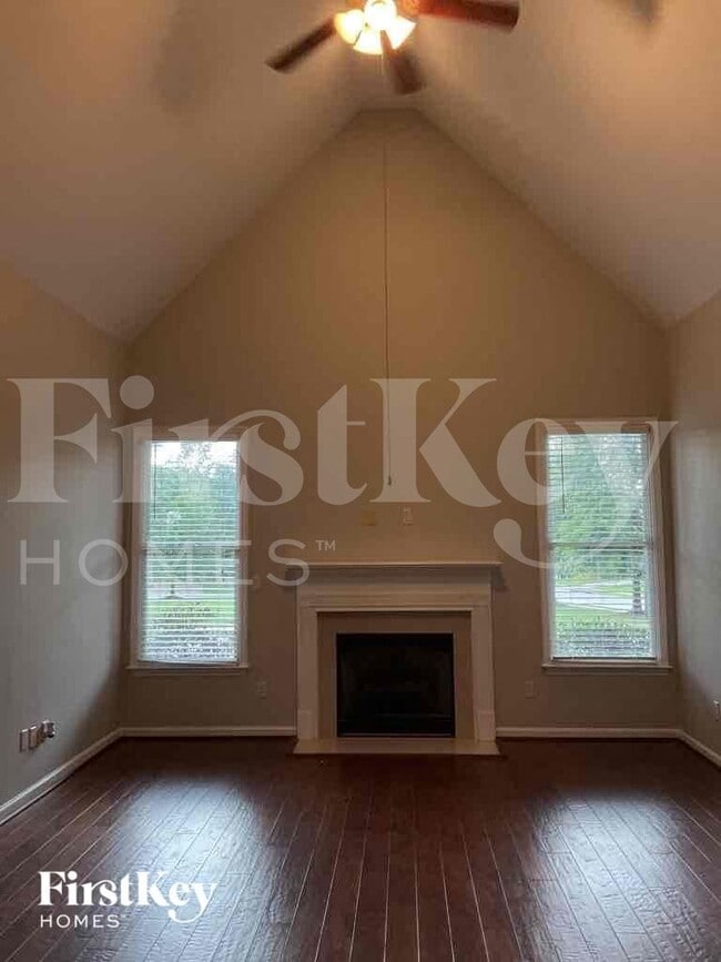 Photo - 3795 Abbeyglen Way