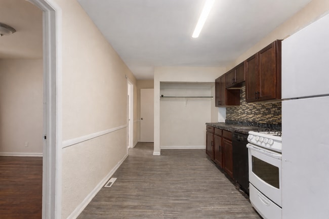 Building Photo - 9711 E 18th St S Unit 1801