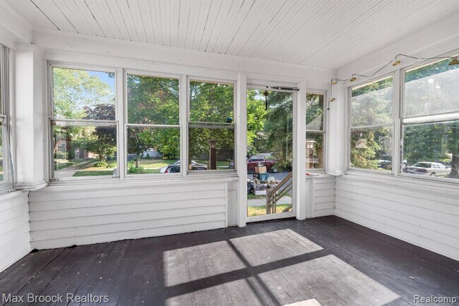 Photo - 520 E Hazelhurst St