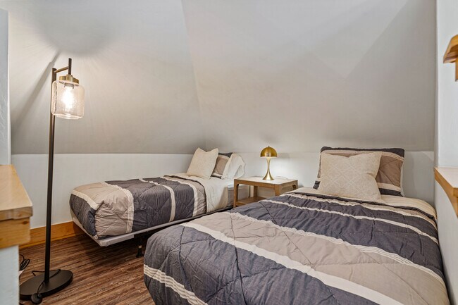 Photo - 1488 Park Ave