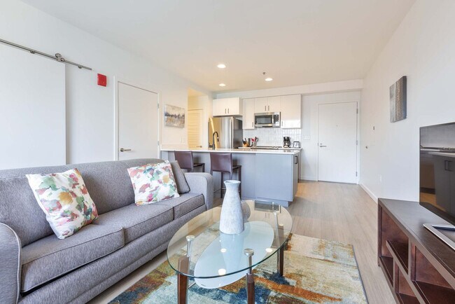 Photo - 250 Kendall St Unidad FL10-ID1375252P