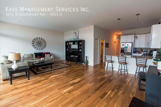 Photo - 3651 N Southport Ave Unit 3651-2