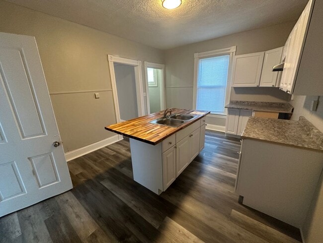 Photo - 168 Meridian St