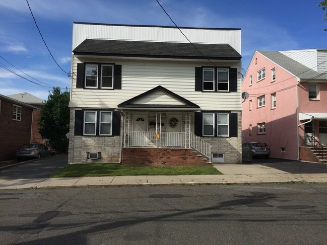 Photo - 120 King St Unit 1